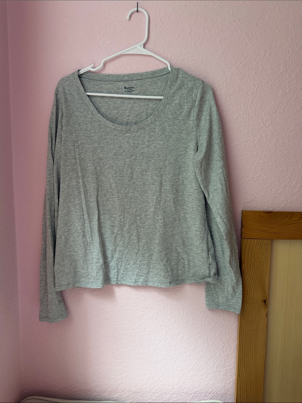 No Boundaries Gray Scoop Neck Long Sleeve Top